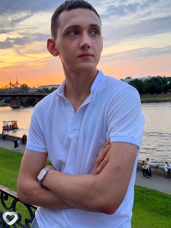 Ярослав, 20, Москве — анкета №2846867