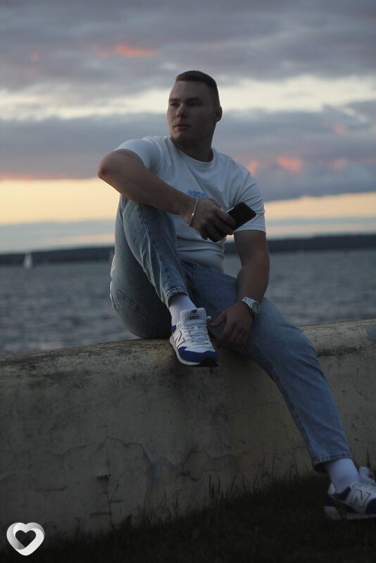 Илья, 21, Минске — анкета №2847466
