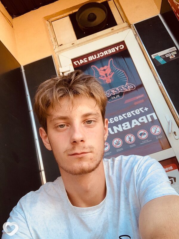 Денис, 20, Севастополе — анкета №2847915