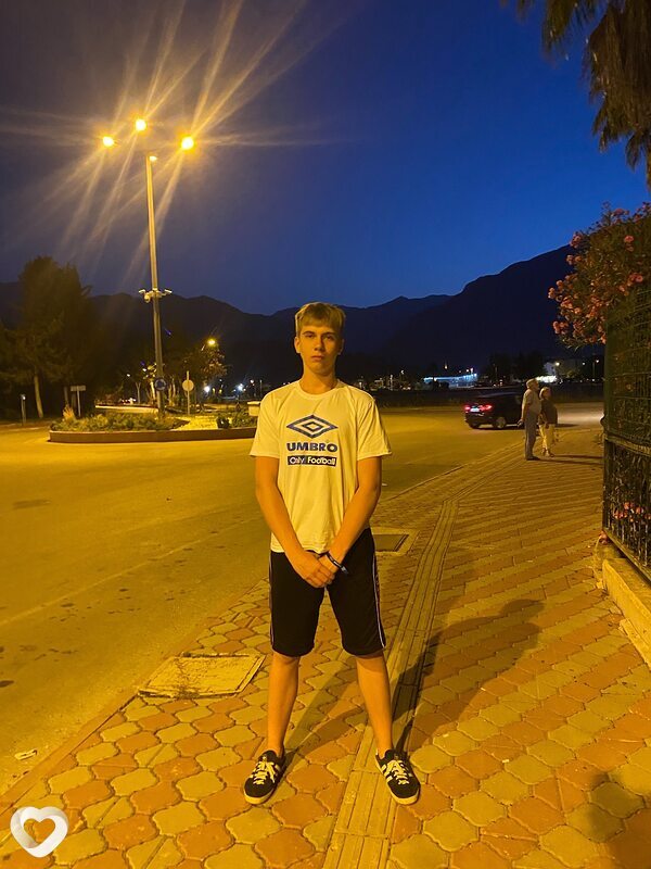 Алексей, 19, Минске — анкета №2848071