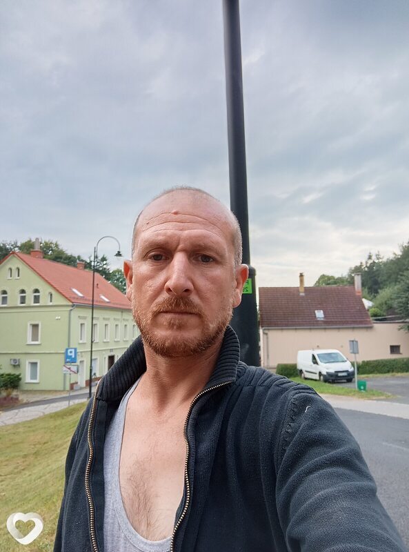 Akin, Полковице