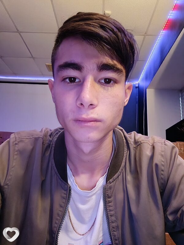 Артем, 23, Самаре — анкета №2851176