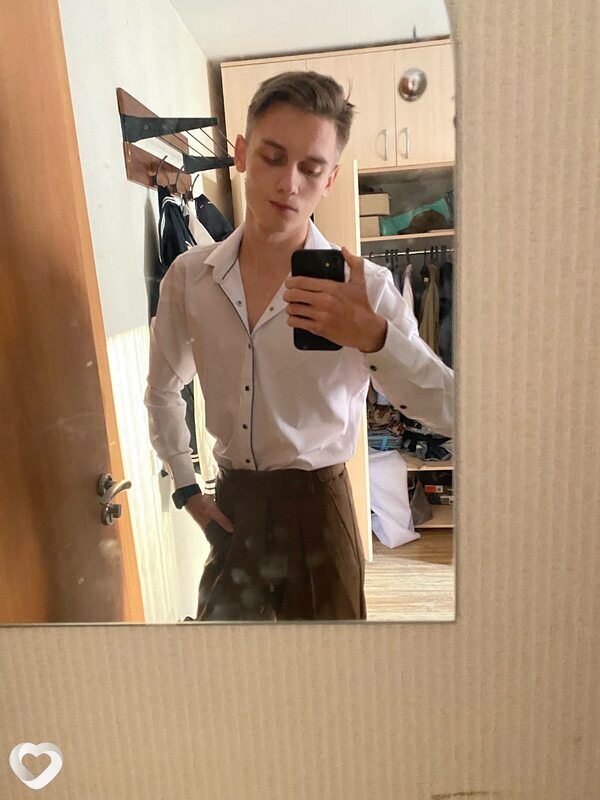 Александр, 18, Новосибирске — анкета №2851084