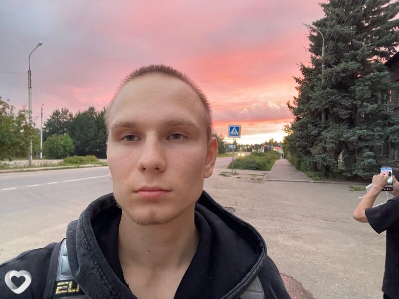 Миша, 21, Калининграде — анкета №2851757