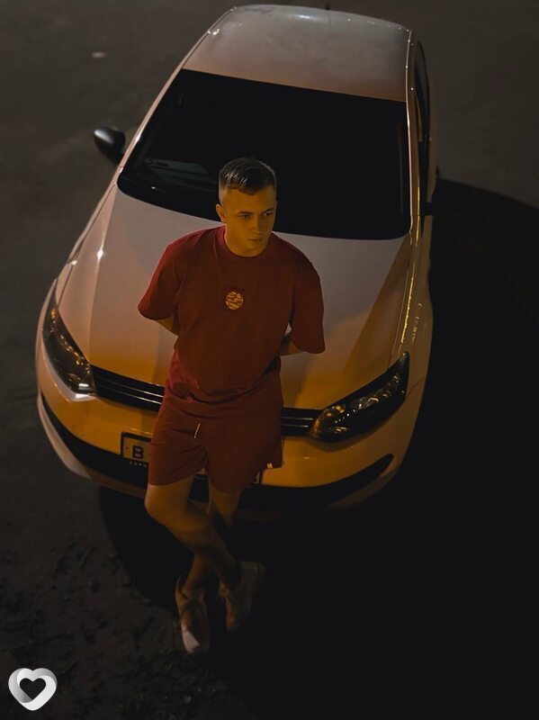 Михаил, 24, Орёл — анкета №2851880
