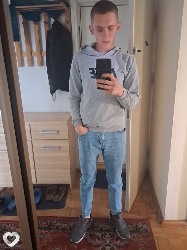 Вітя, 19, Познань — анкета №2852446