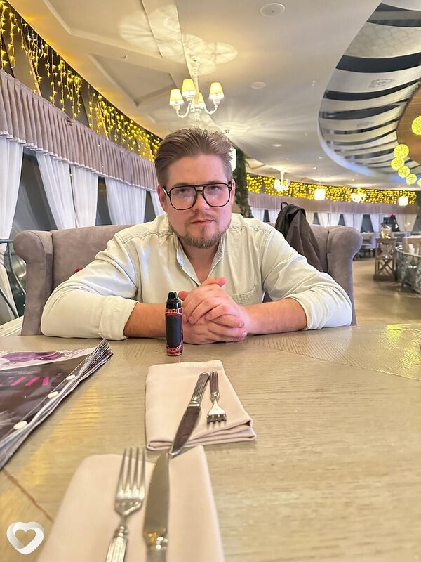 Олег, 29, Льгове — анкета №2855301