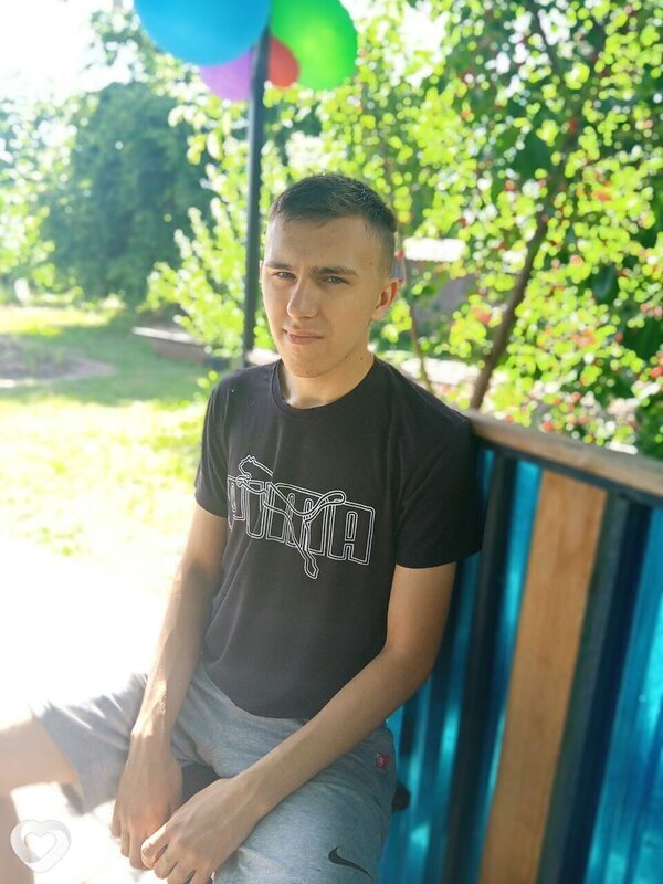 Игор, 22, Днепр — анкета №2855376