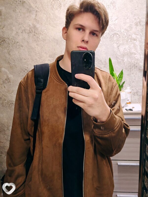 Илья, 19, Комсомольске-на-Амуре — анкета №2855740