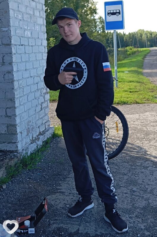 Артëм, 19, Бийске — анкета №2856288