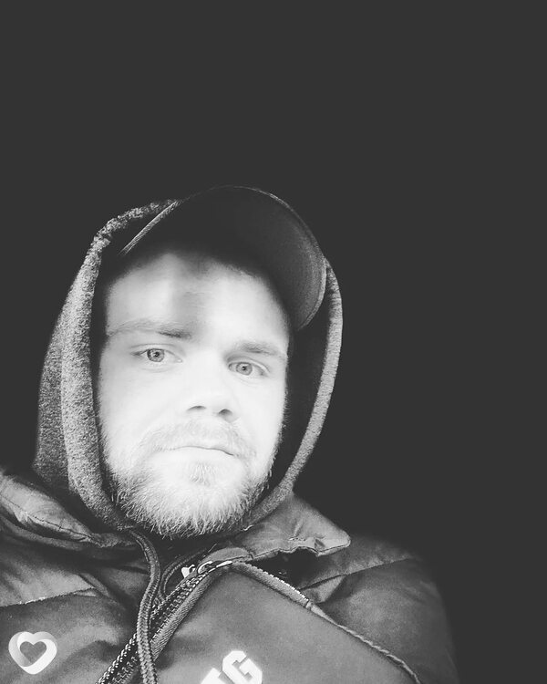 Влад, 26, Харькове — анкета №2857822