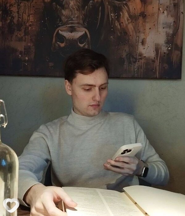 Виктор, 22, Минске — анкета №2857794