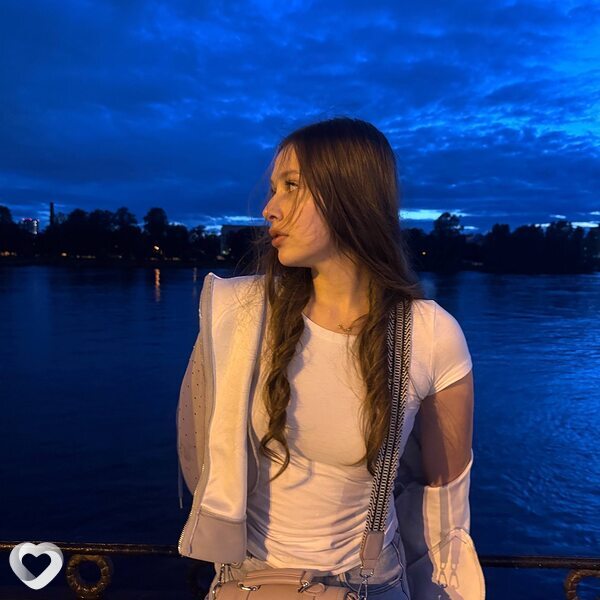 Вика, 18, Санкт-Петербурге — анкета №2858048