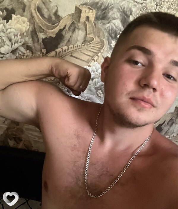 Антон, 26, Саратове — анкета №2858421