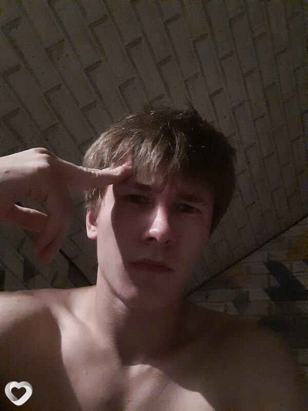 Леонид, 21, Красноярске — анкета №2858630