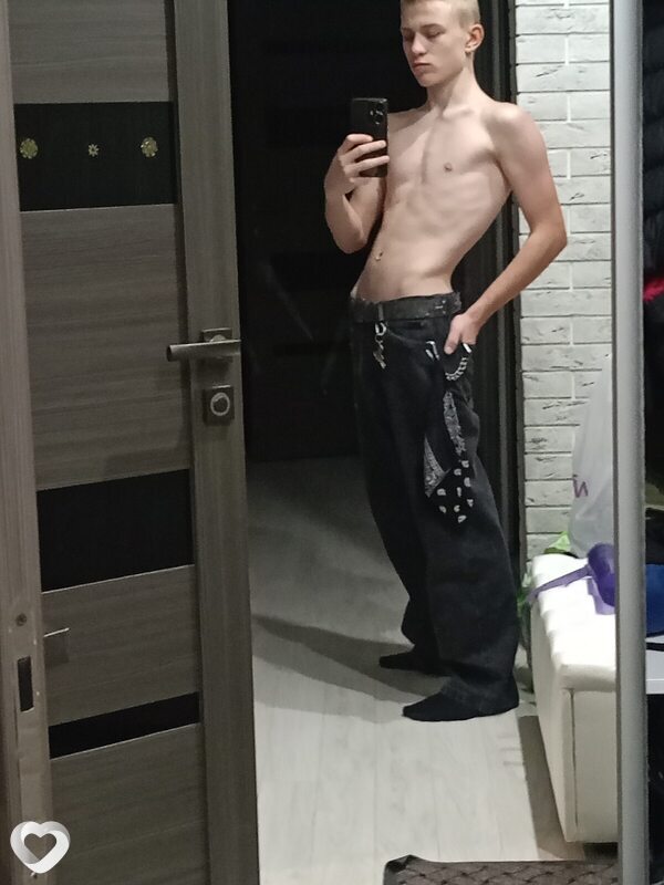 Денис, 19, Краснодаре — анкета №2858917