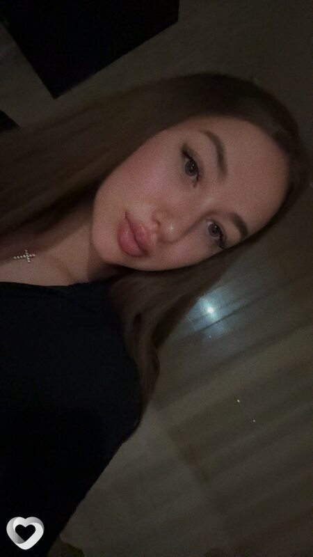 Карина, 23, Томске — анкета №2859342