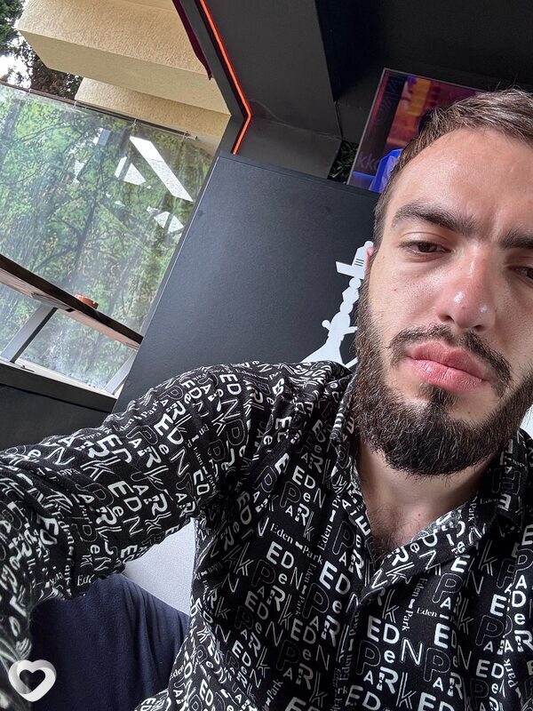 Альберт, 23, Сочи — анкета №2859133