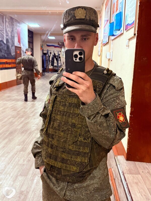 Максим, 20, Красноярске — анкета №2860925