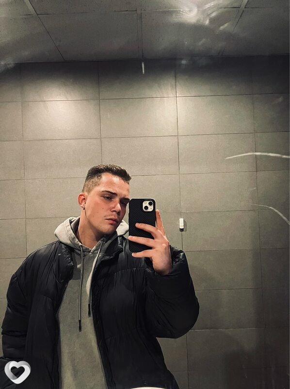 Илья, 20, Перми — анкета №2861356