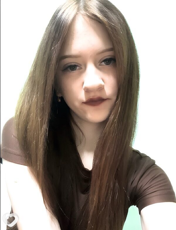 Алёна, 19, Ачинске — анкета №2862248