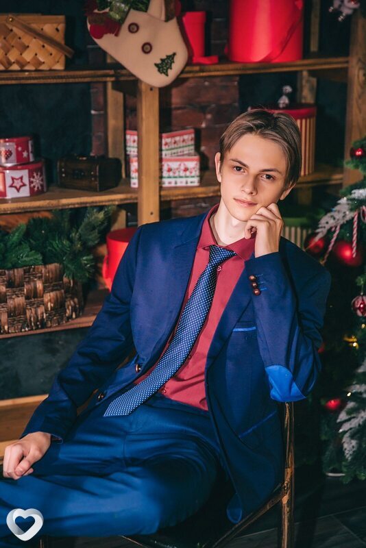Иван, 24, Ейске — анкета №2863586