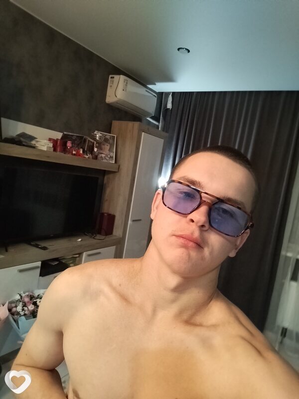 Александр, 23, Белгороде — анкета №2863800