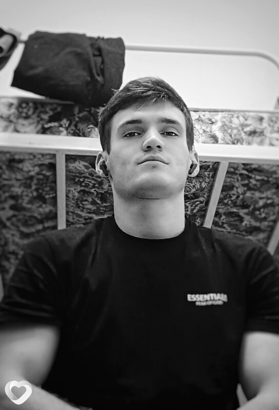 Артем, 26, Москве — анкета №2863819