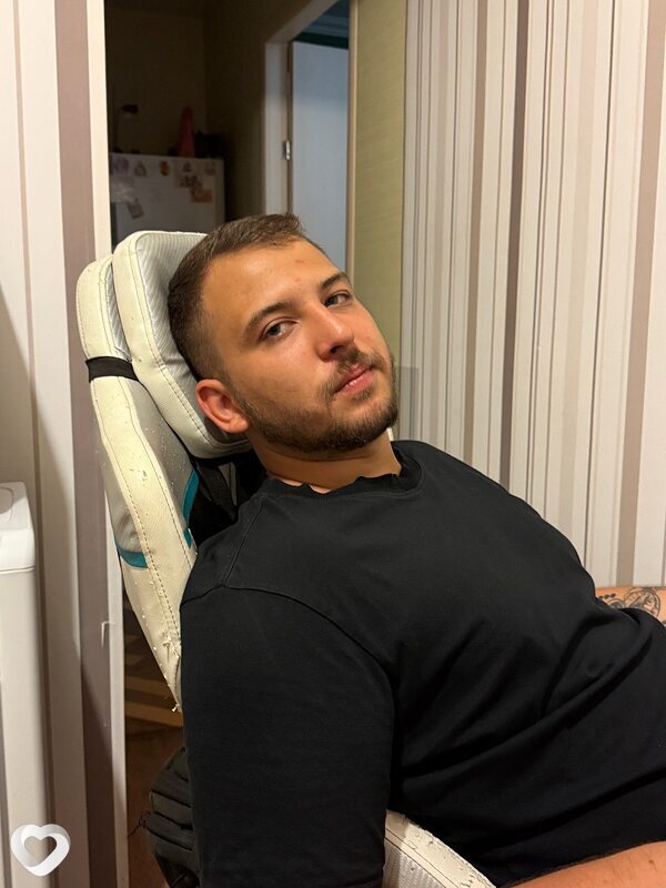 Миша, 21, Краснодаре — анкета №2863957