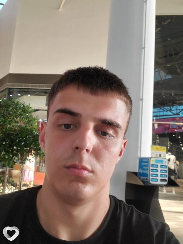 Кирилл, 20, Омске — анкета №2864908