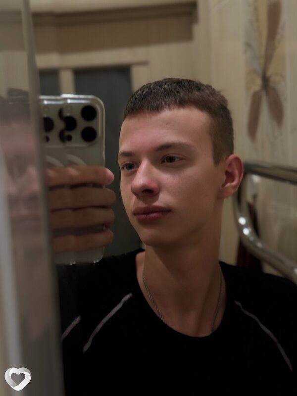 Александр, 20, Биробиджане — анкета №2865657