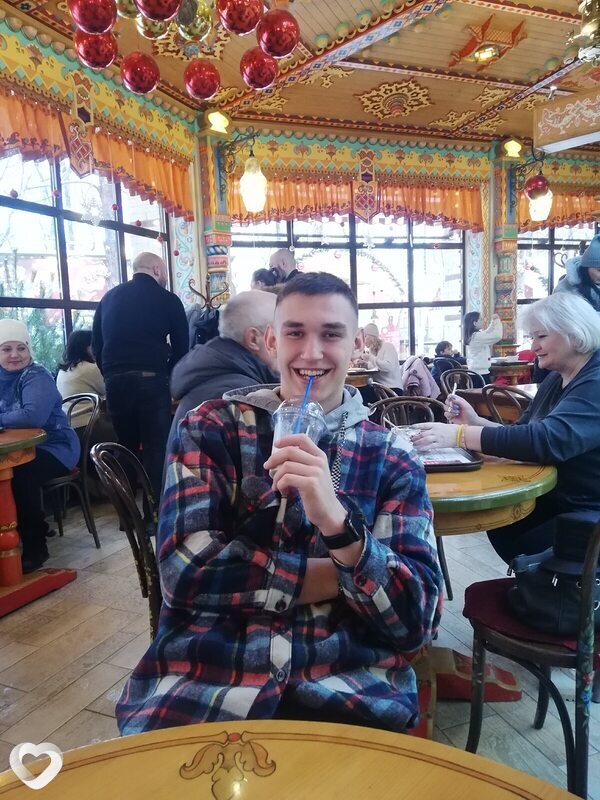 Евгений, 19, Калининграде — анкета №2866693