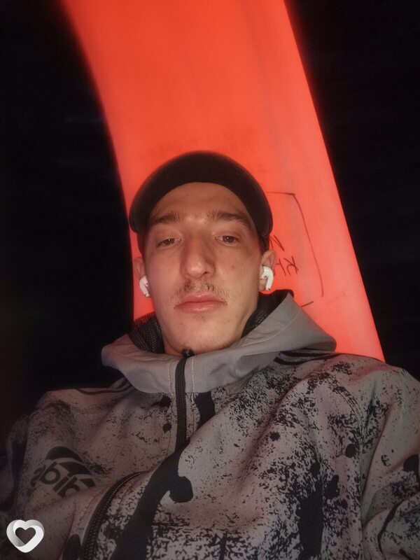 Антон, 23, Златоусте — анкета №2866970