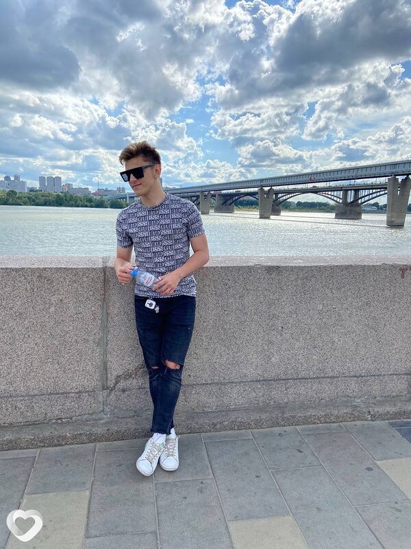 Никита, 21, Новосибирске — анкета №2867393