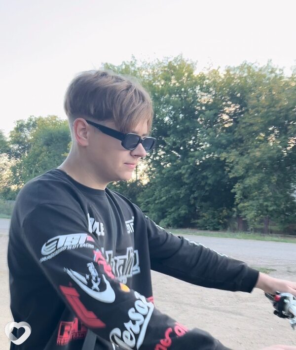 Константин, 19, Барнауле — анкета №2867216