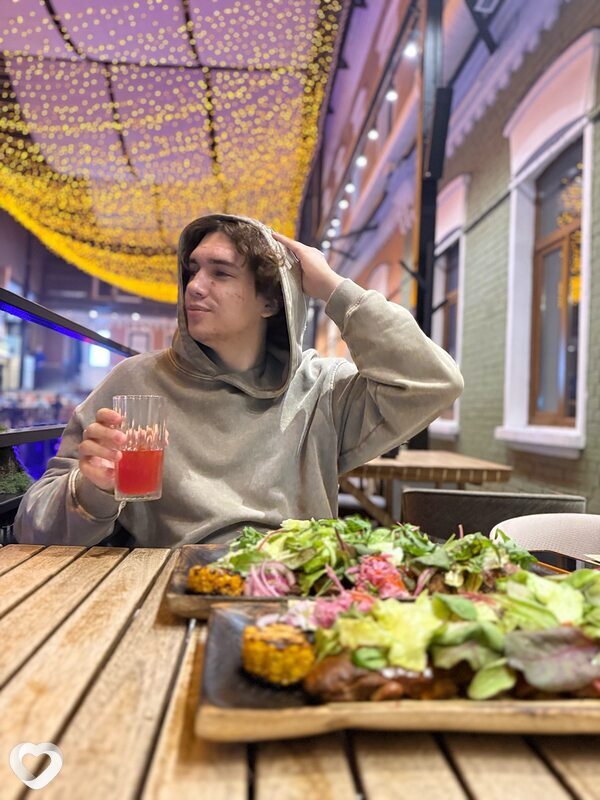 Виктор, 22, Саратове — анкета №2867634