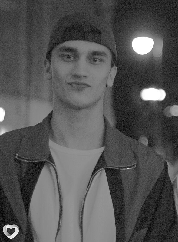 Артур, 23, Москве — анкета №2868637