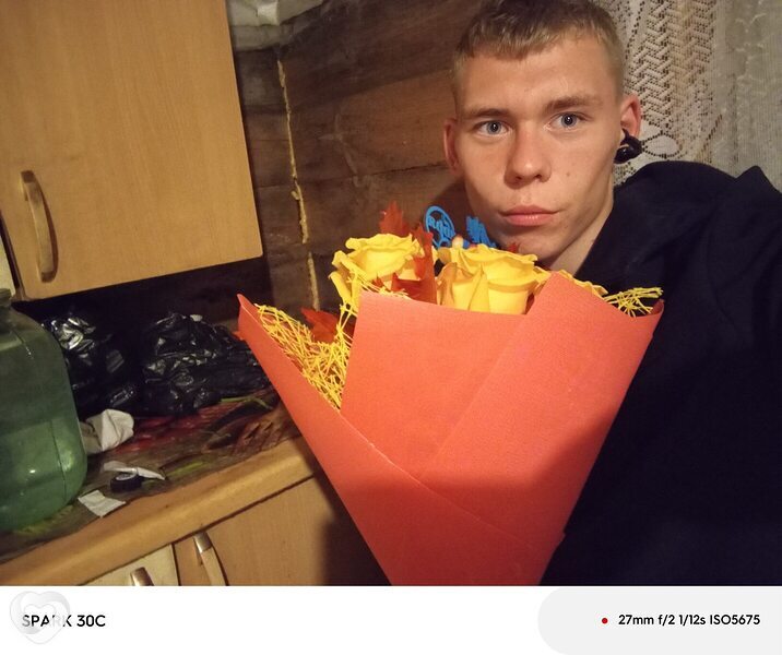 Артём, 19, Ужуре — анкета №2869531