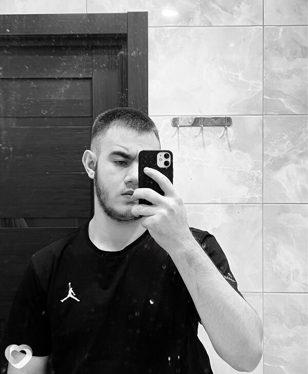 Эрик, 18, Барнауле — анкета №2869455