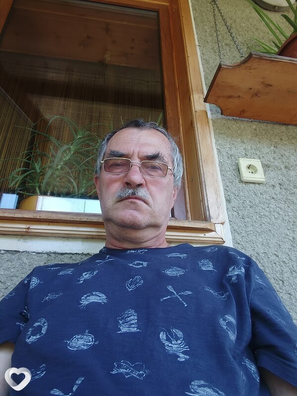 Konrad, Хуст