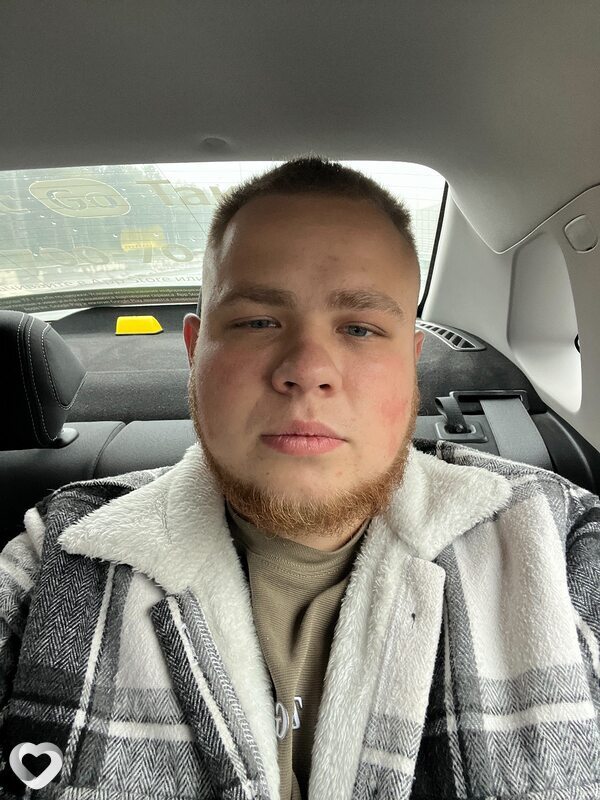 Максим, 23, Екатеринбурге — анкета №2870576