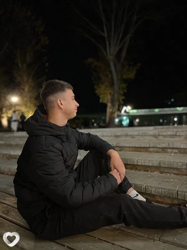 Арсений, 26, Барнауле — анкета №2870731