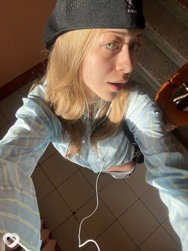 Лиза, 20, Барнауле — анкета №2872345