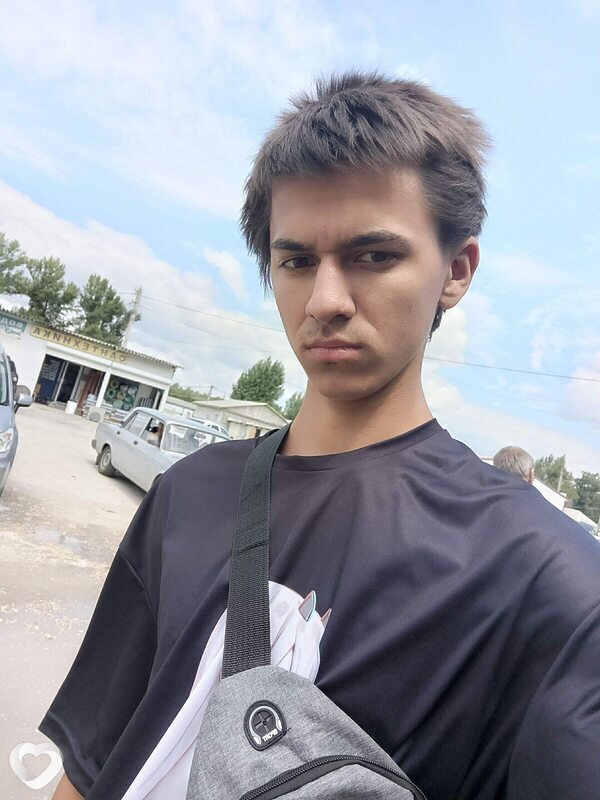 Игорь, 21, Михайловка (Волгоградская Област — анкета №2871846