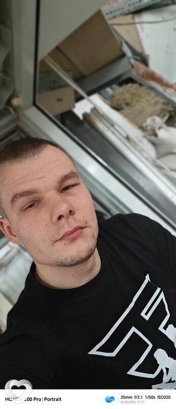 Максим, 28, Курске — анкета №2872473
