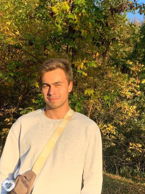 Артëм, 22, Москве — анкета №2873337