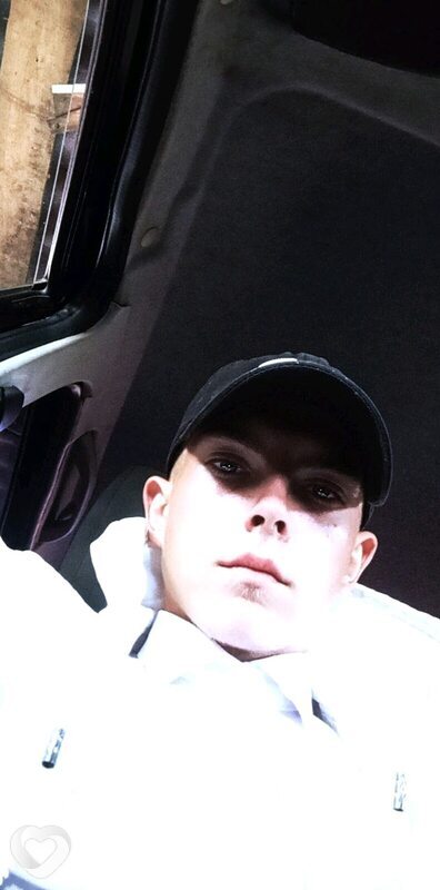 Александр, 21, Саратове — анкета №2873679