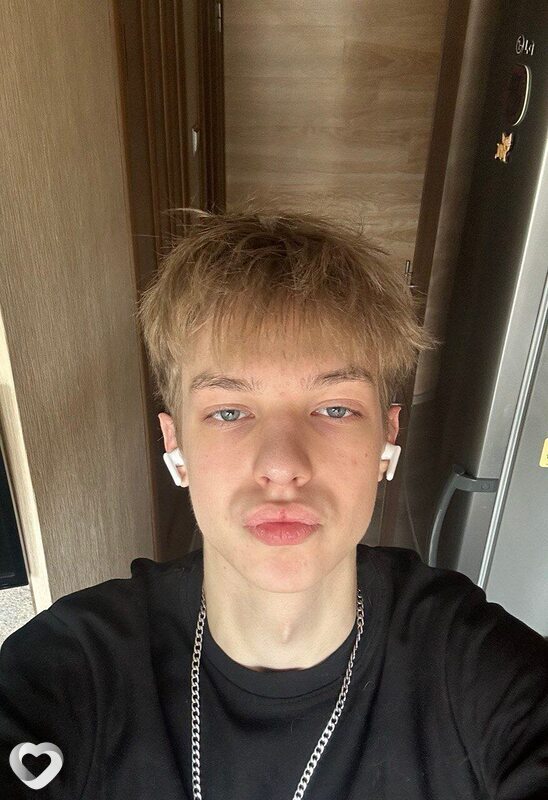 Кирилл, 21, Минске — анкета №2874407