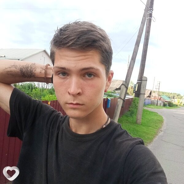 Иван, 19, Барнауле — анкета №2874702