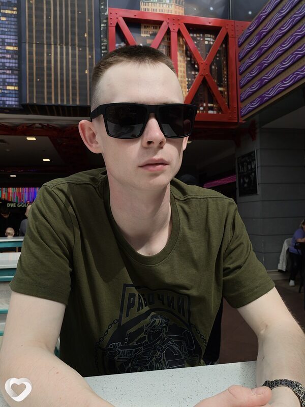 Александр, 22, Москве — анкета №2874678
